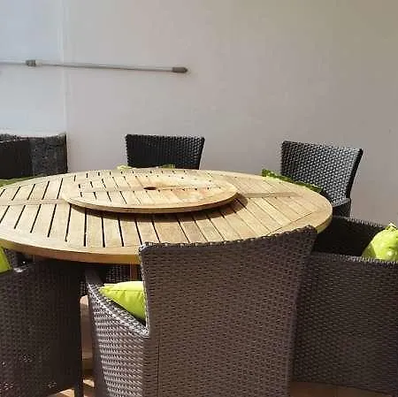 Kusbiz Vila *
